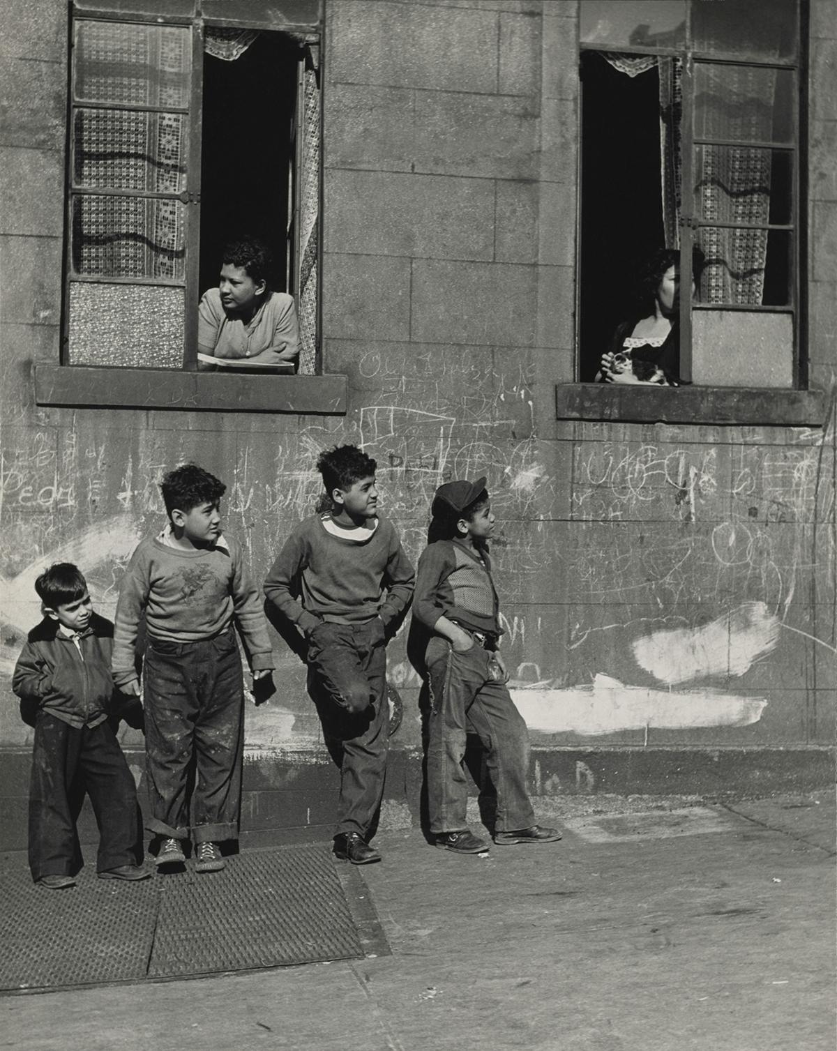 Life in post-war East Harlem captured by Leo Goldstein