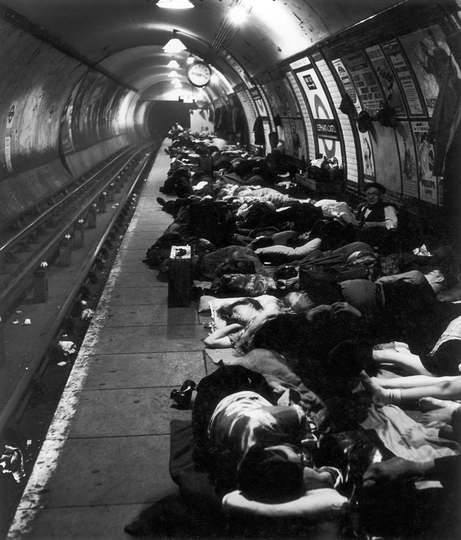 People sleeping in Elephant and Castle Underground platform in 1940