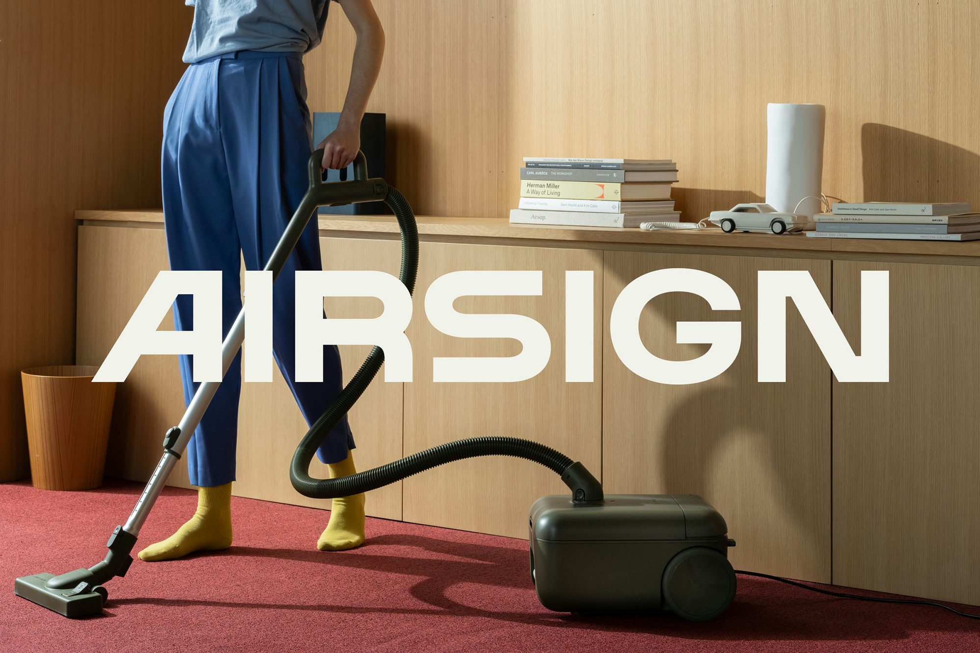 High Tide Airsign branding