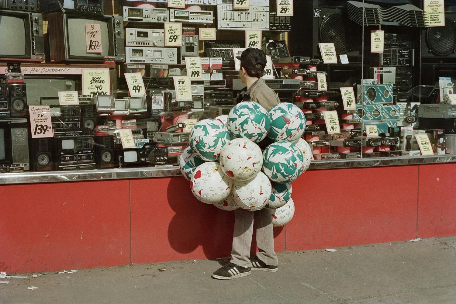 Balloons on Delancey Street, 1986