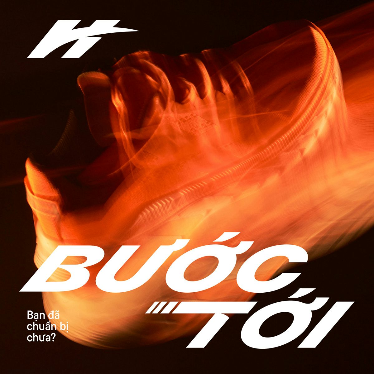 Graphic showing a blurred image of an orange hued trainer overlaid with the Vietnamese text 'buộc tội' and the Biti's Hunter 'H' monogram