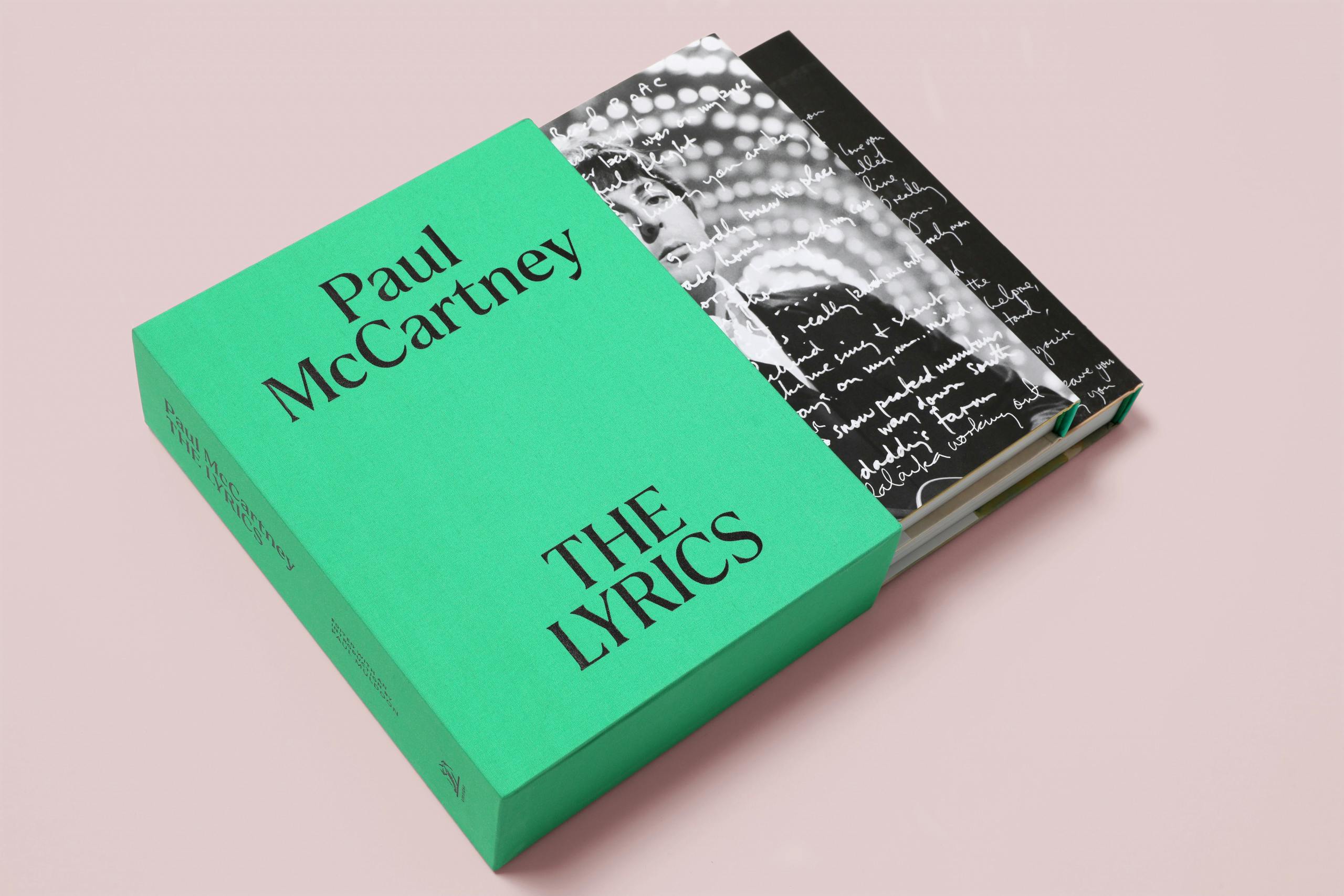 Paul McCartney THE LYRICS 海外版 Amazon.com: The Lyrics: 1956 to the Present (International