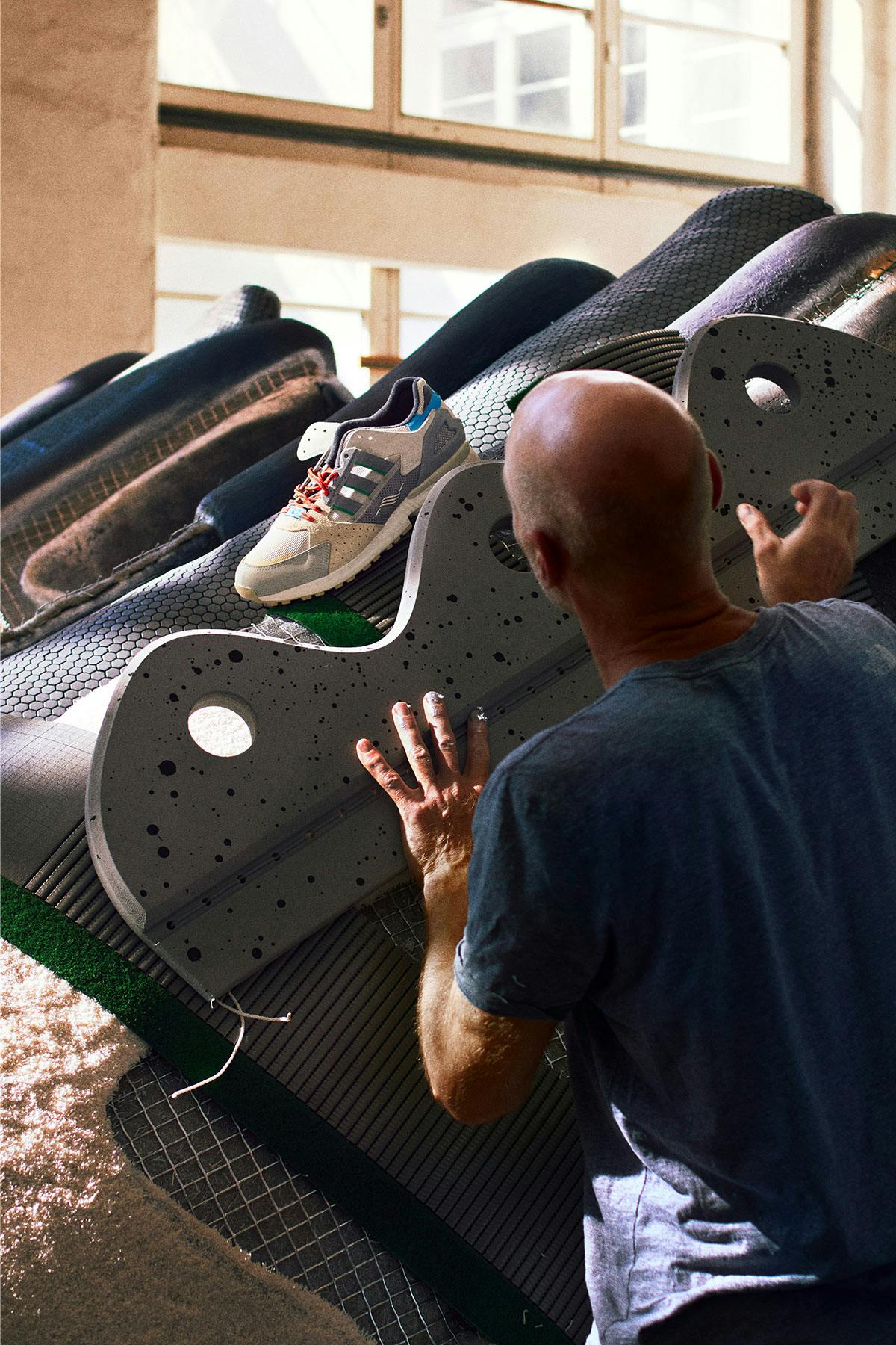 Hornbach has built a sneaker-shaped swimming pool in Berlin