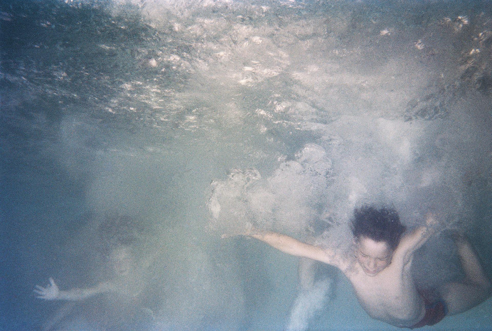 SWIMMERS　Larry Sultan　ラリー・サルタン　泳ぐ人 Larry Sultan's ethereal study of swimmers