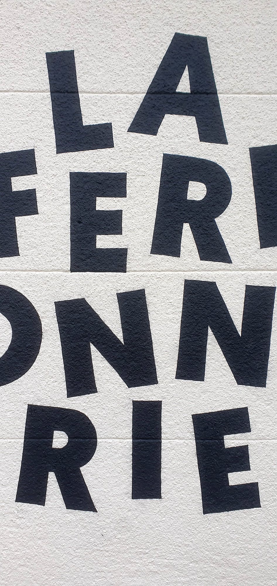 Le Ferronniere Dance Studio Signalt