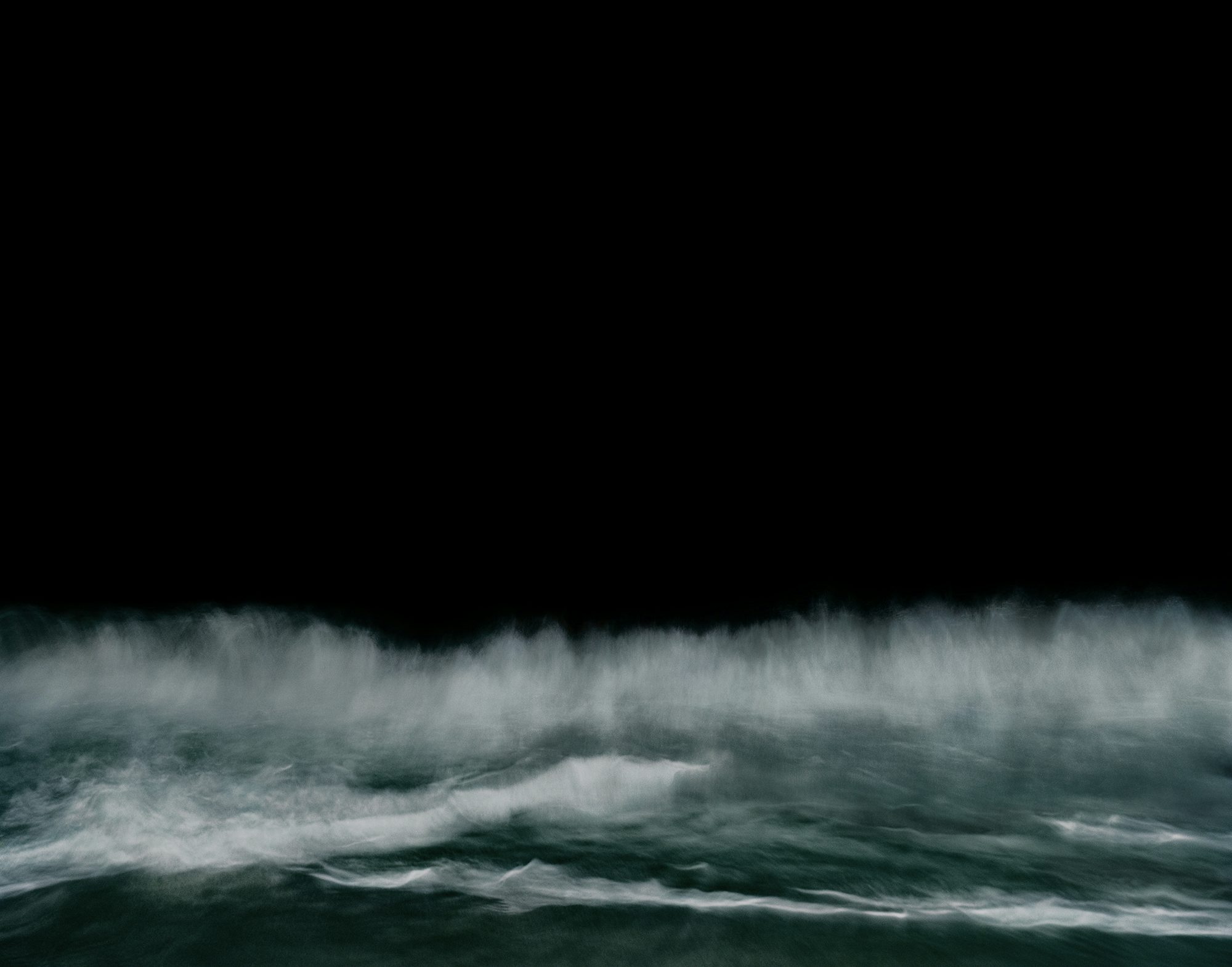 Pacific Ocean IX (Gladstones 4 Fish), Santa Monica, USA, 2001, Courtesy Flowers Gallery; All images: © Nadav Kander