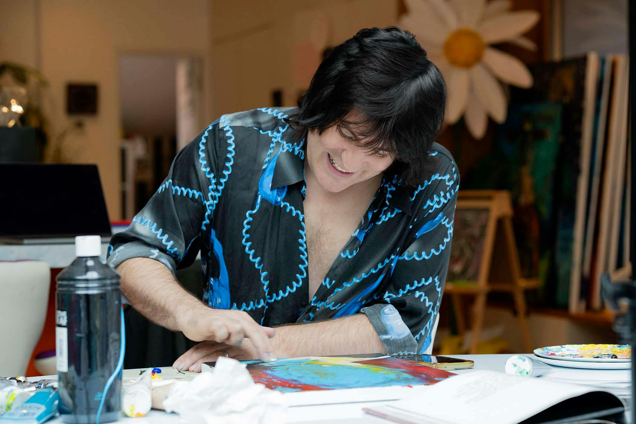 Noel Fielding painting Syd Barrett from Pink Floyd