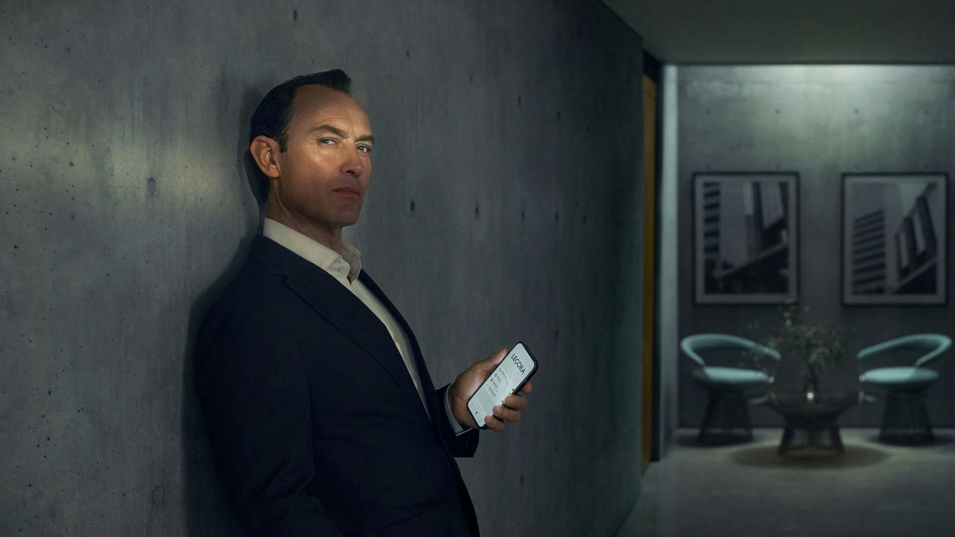 Jude Law in Legora ad